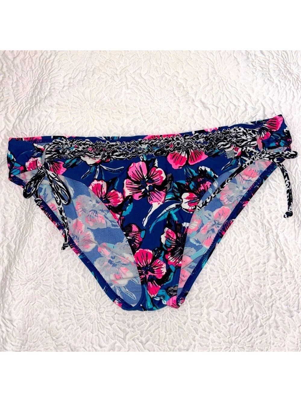 JETTE For Venus Floral Ruffle Trim Bikini Bottom